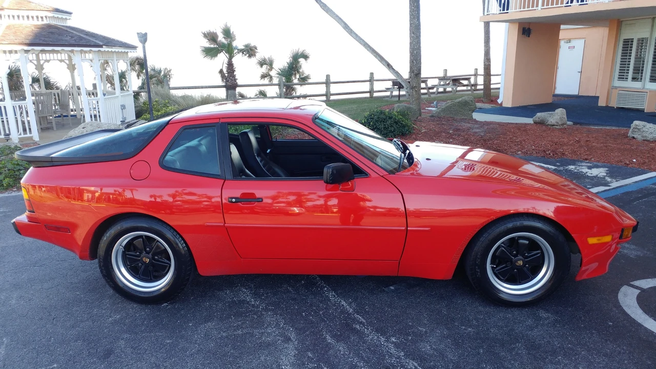 1985 Porsche 944 - Image 6 of 31