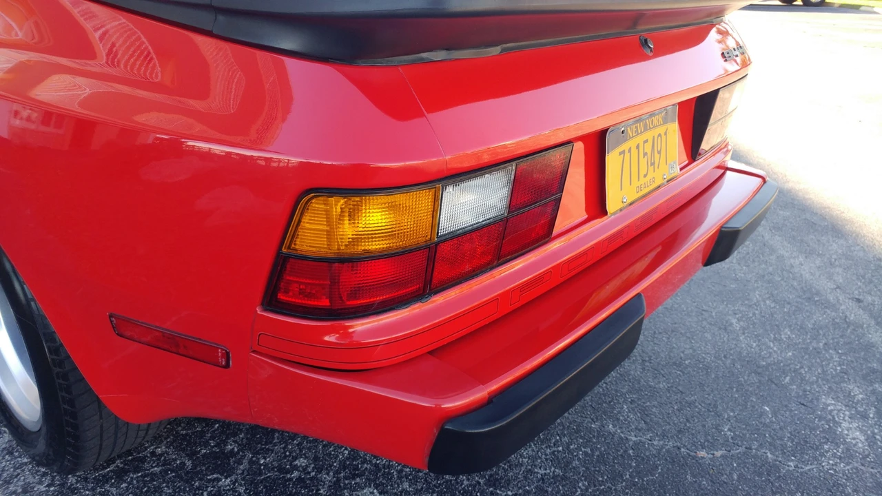 1985 Porsche 944 - Image 14 of 31
