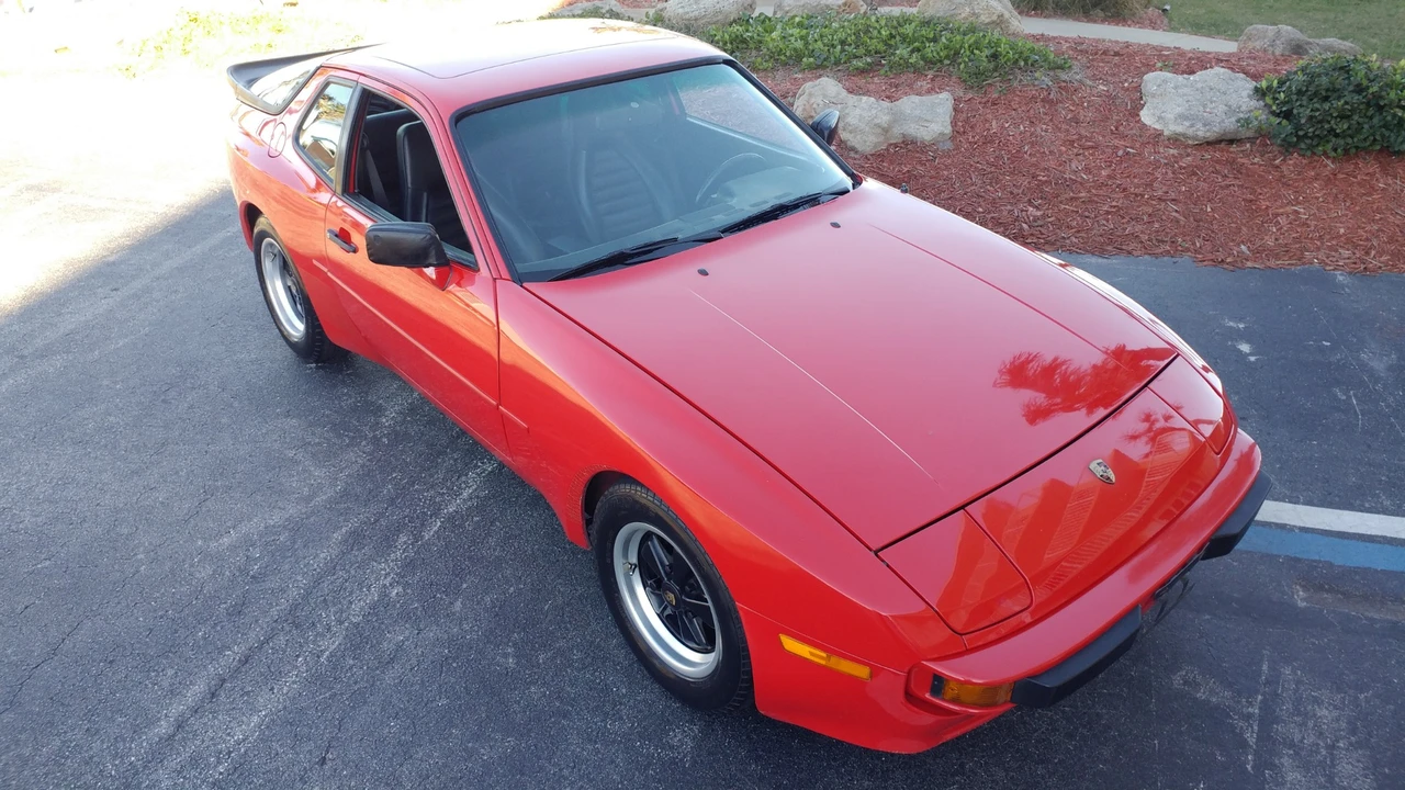 1985 Porsche 944 - Image 2 of 31