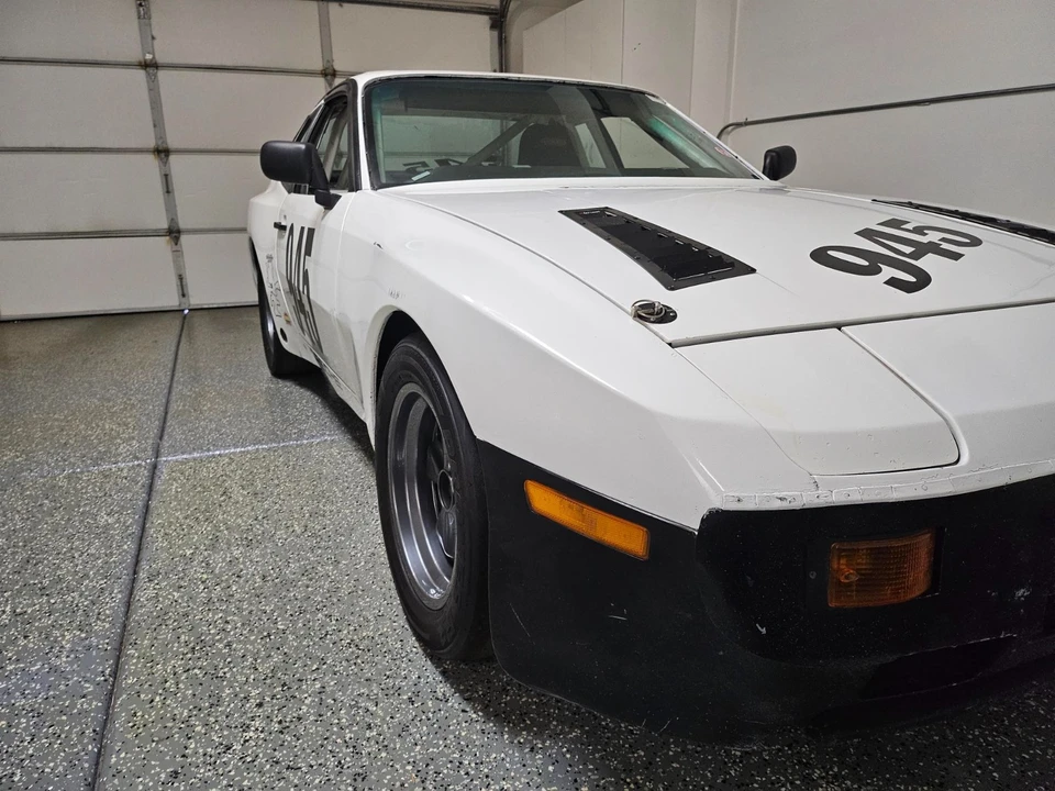 1985 Porsche 944 - Image 4 of 8