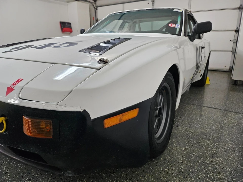 1985 Porsche 944 - Image 5 of 8