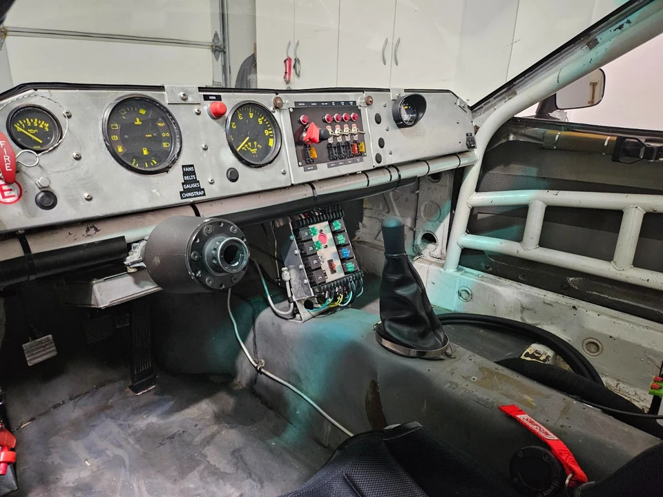 1985 Porsche 944 - Image 7 of 8