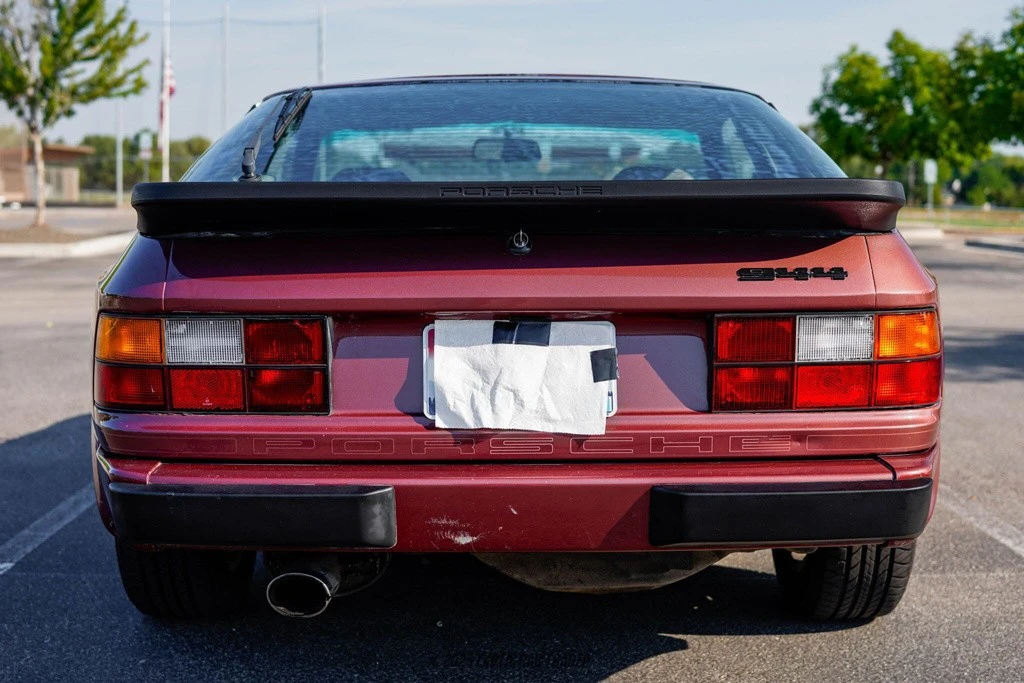 1985 Porsche 944 - Image 7 of 12