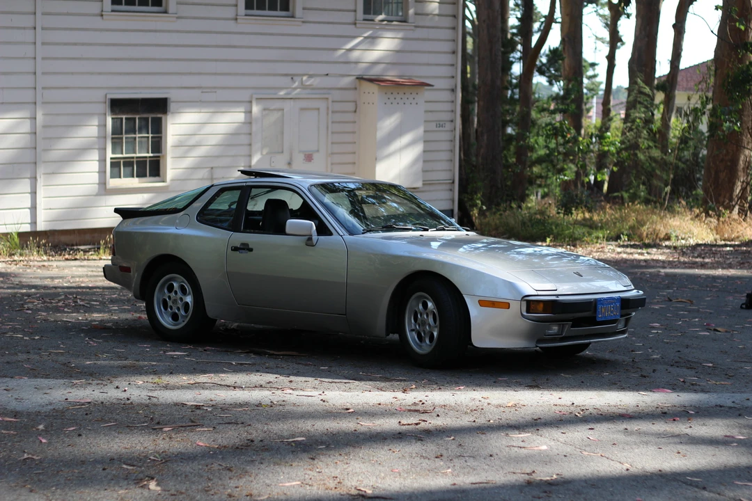 1985 Porsche 944 - Image 9 of 31