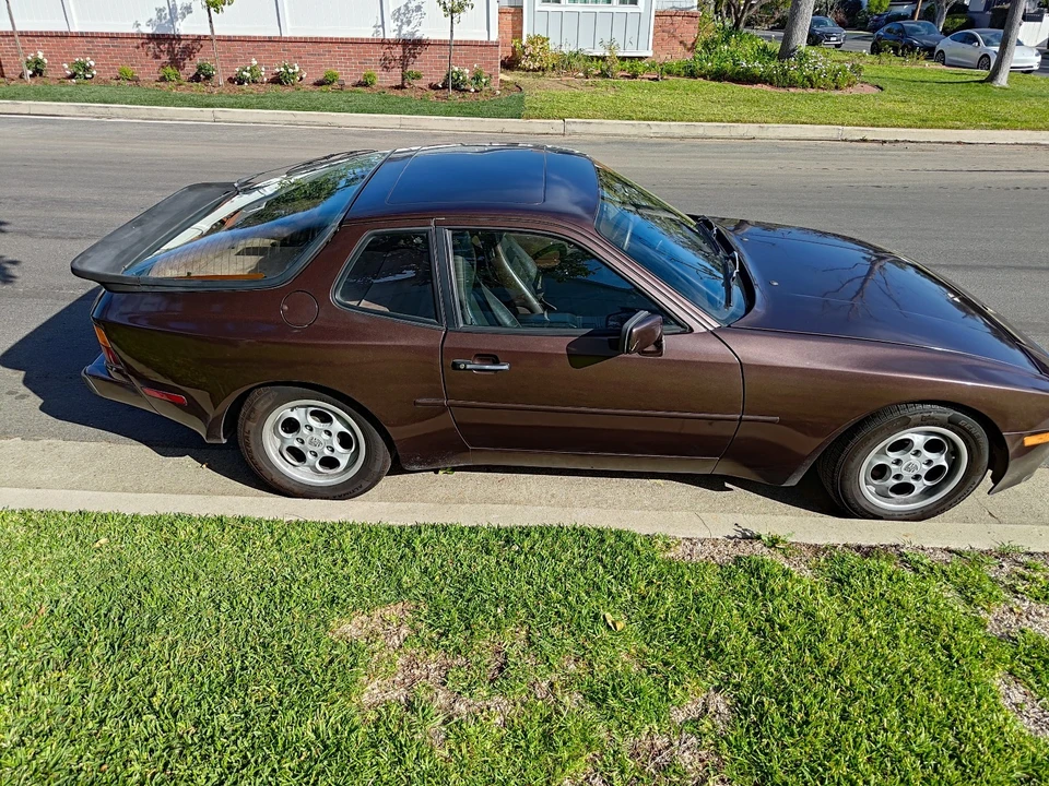1985 Porsche 944 - Image 9 of 21