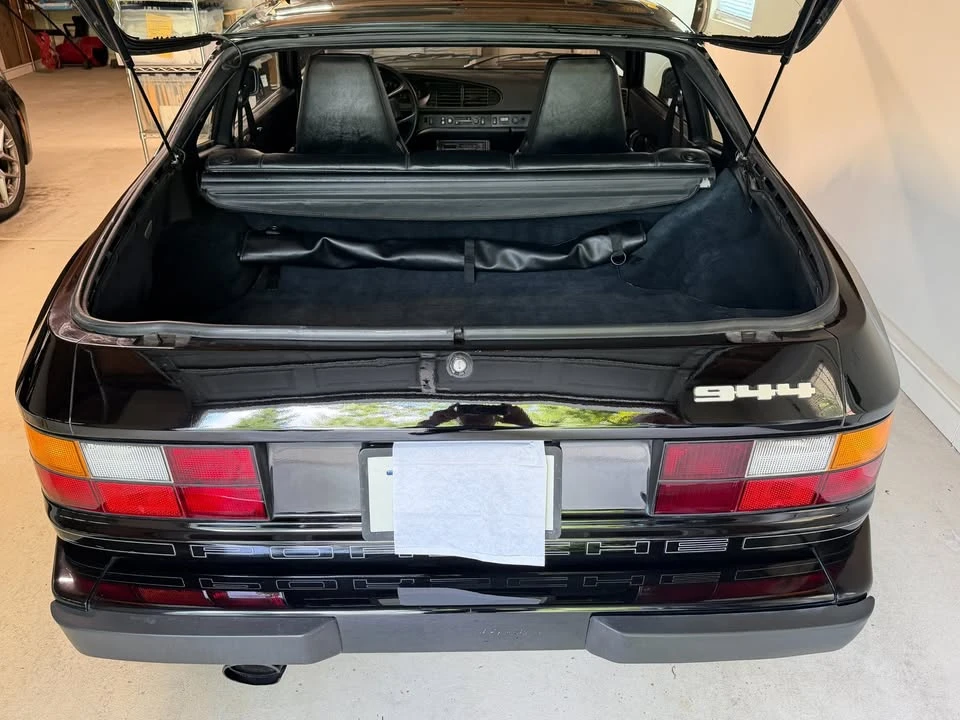 1985 Porsche 944 - Image 7 of 10