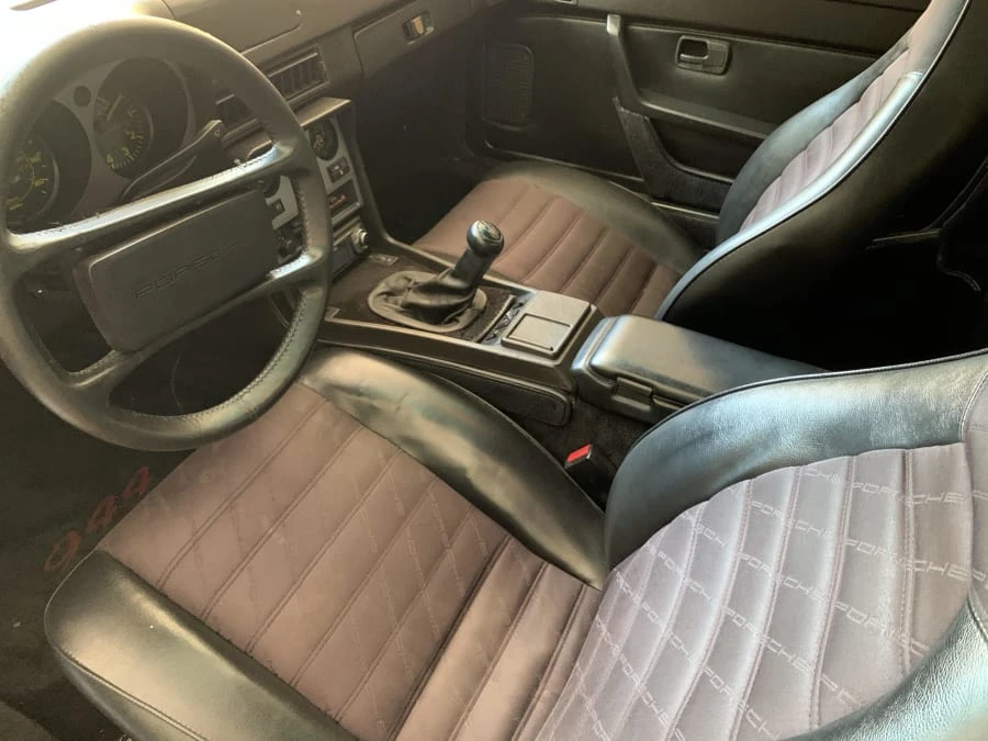 1985 Porsche 944 - Image 6 of 10