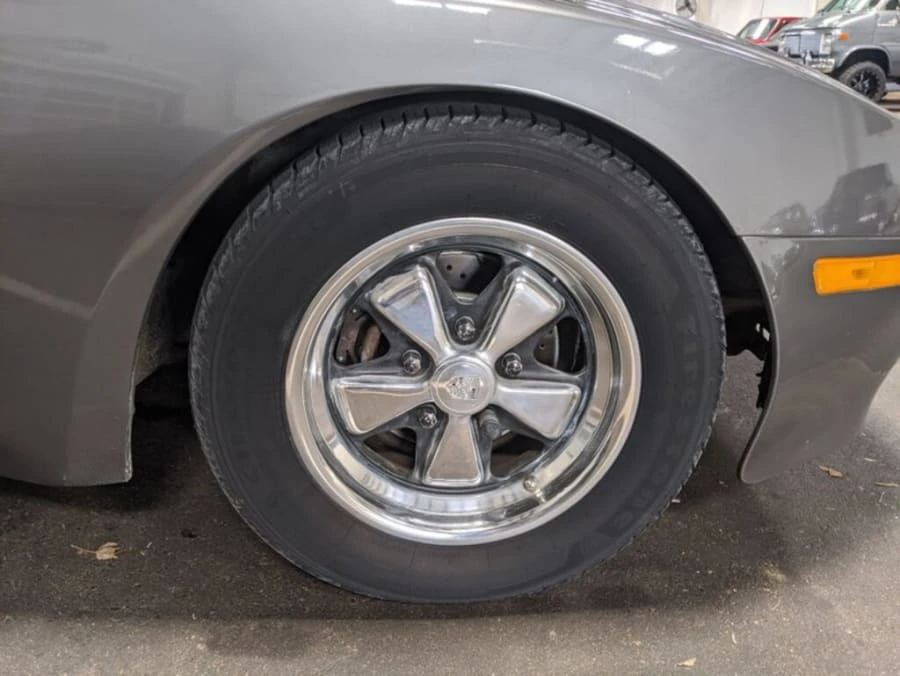 1985 Porsche 944 - Image 9 of 12