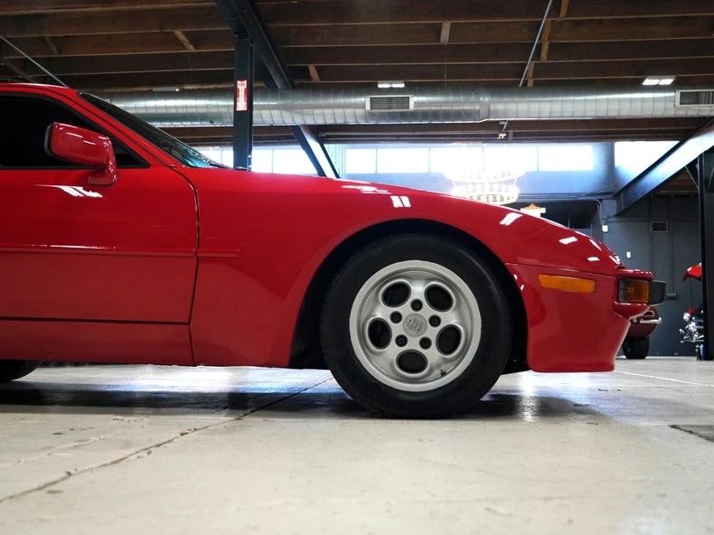 1985 Porsche 944 - Image 17 of 31