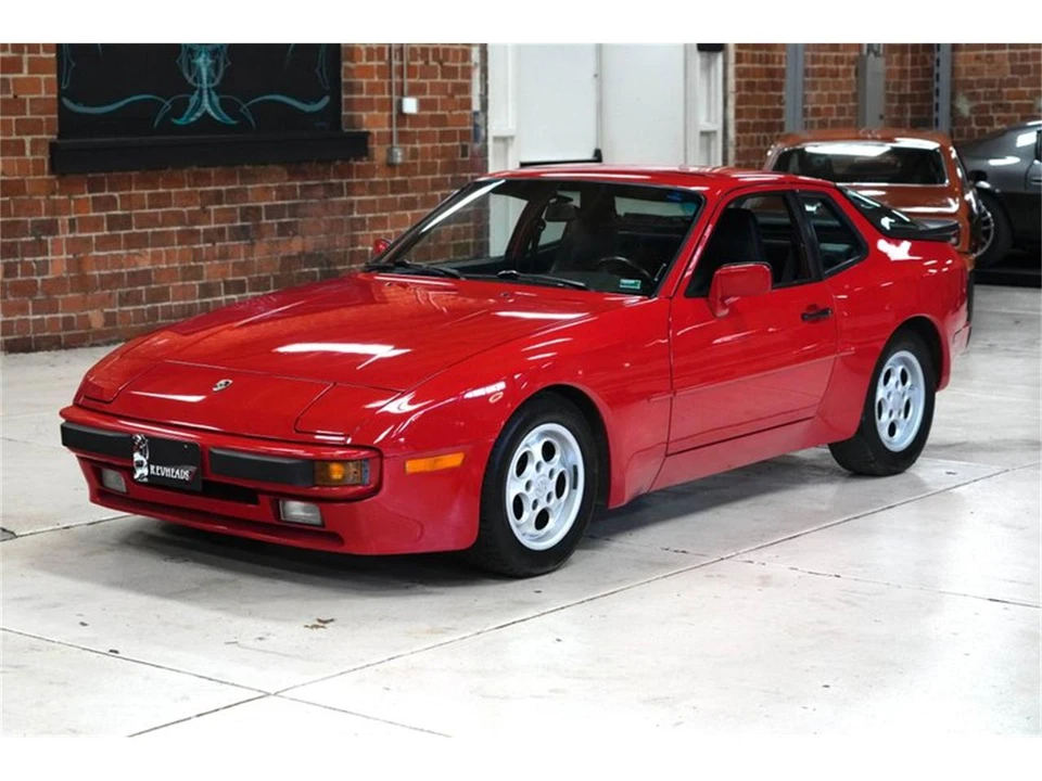 1985 Porsche 944 - Image 4 of 31