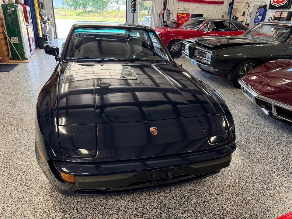 1985 Porsche 944 - Image 5 of 26