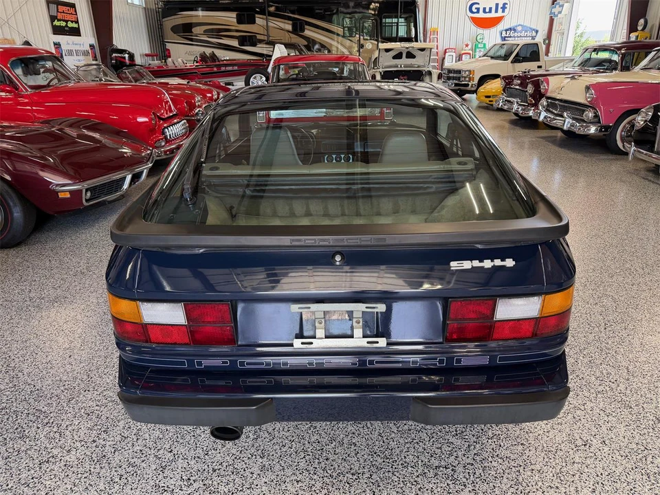 1985 Porsche 944 - Image 6 of 26