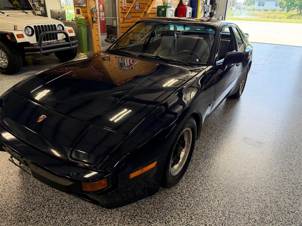1985 Porsche 944 - Image 9 of 26