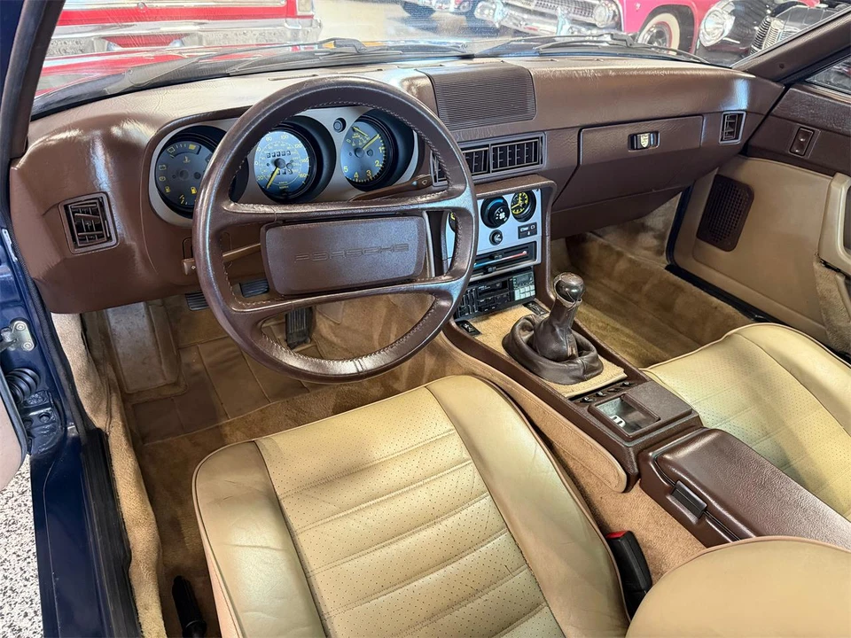 1985 Porsche 944 - Image 13 of 26