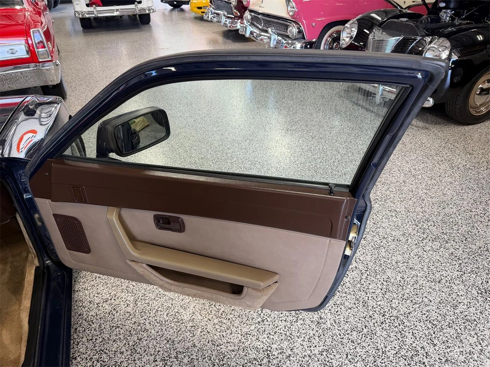 1985 Porsche 944 - Image 14 of 26