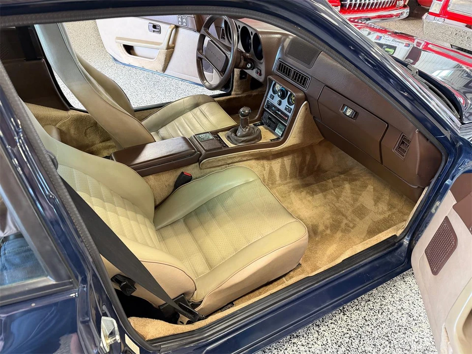 1985 Porsche 944 - Image 15 of 26