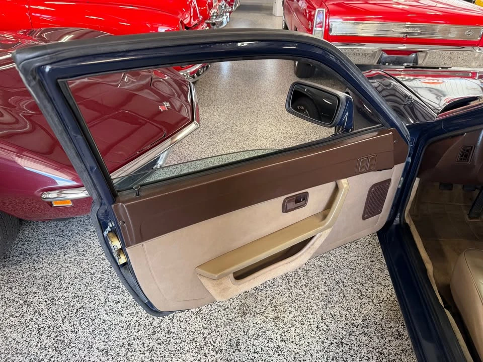 1985 Porsche 944 - Image 10 of 20