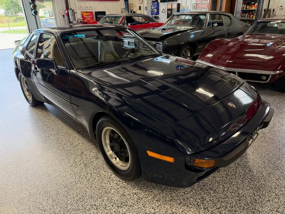 1985 Porsche 944 - Image 2 of 20