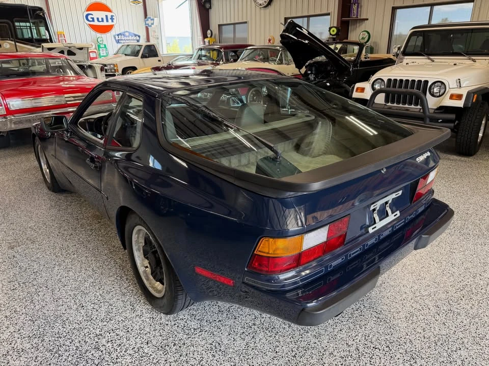 1985 Porsche 944 - Image 5 of 20