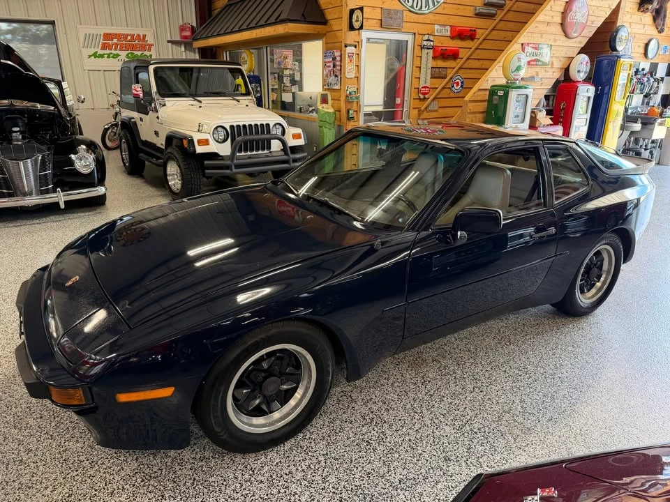 1985 Porsche 944 - Image 7 of 20