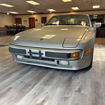 1985 Porsche 944 Base