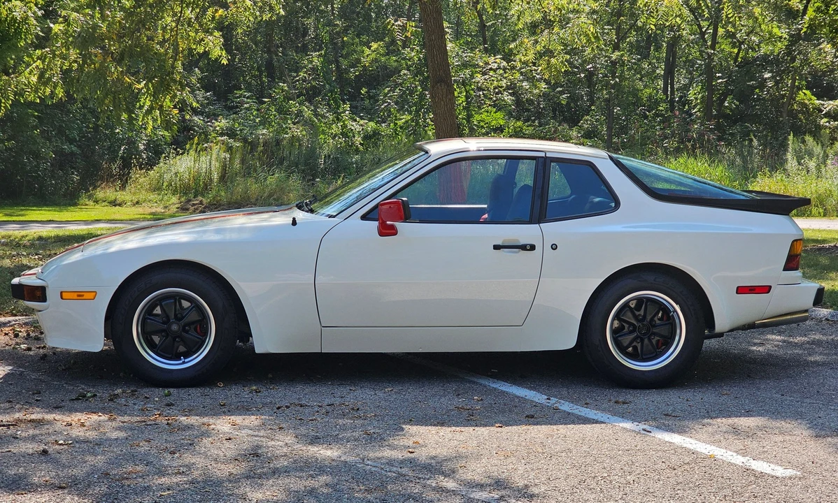 1985 Porsche 944 - Image 4 of 31