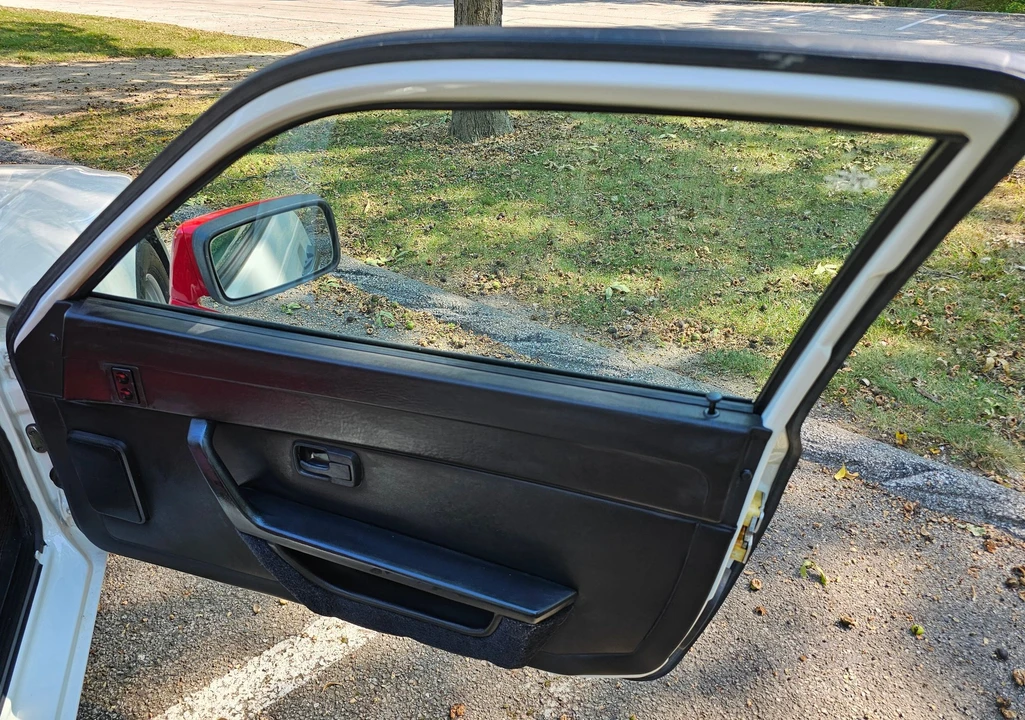 1985 Porsche 944 - Image 22 of 31