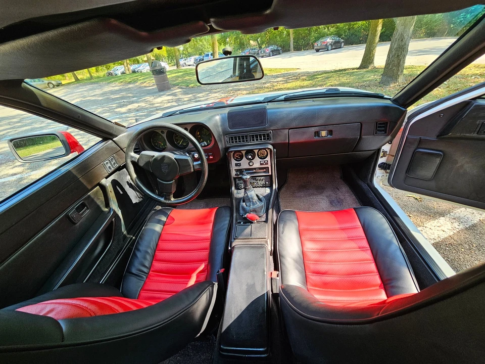 1985 Porsche 944 - Image 24 of 31