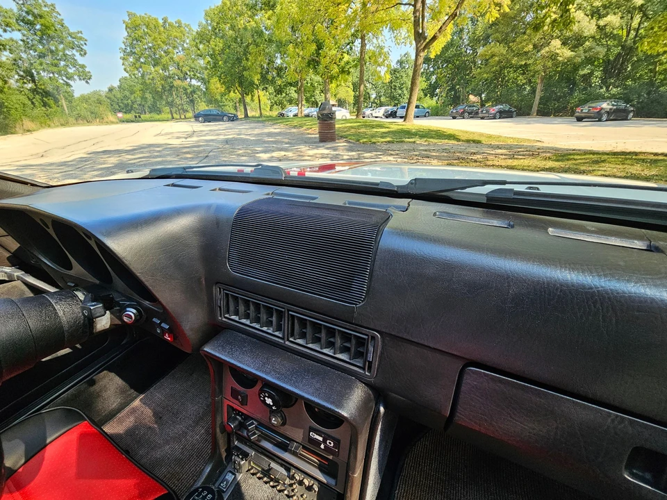 1985 Porsche 944 - Image 26 of 31