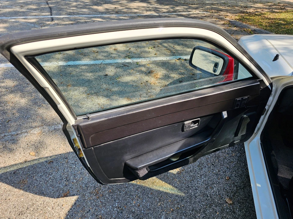 1985 Porsche 944 - Image 21 of 31