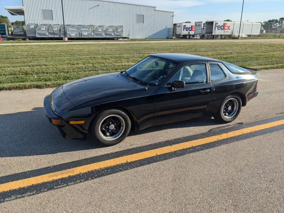 1985 Porsche 944 - Image 4 of 11