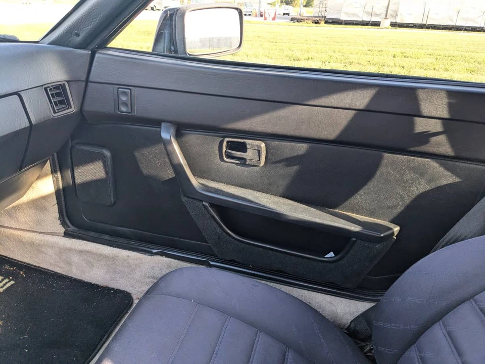 1985 Porsche 944 - Image 10 of 11