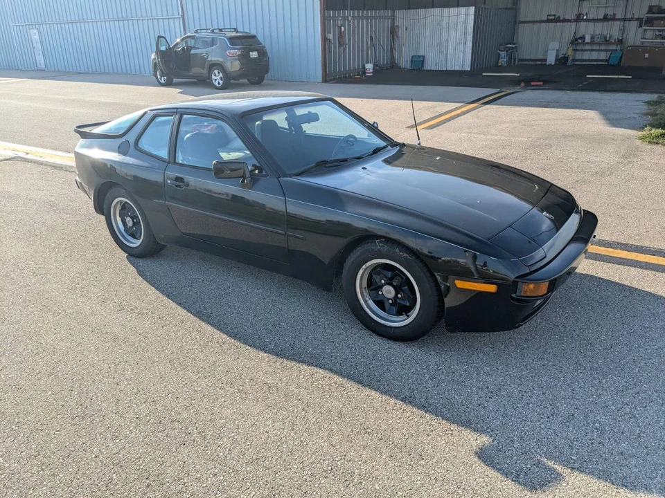 1985 Porsche 944 - Image 8 of 11