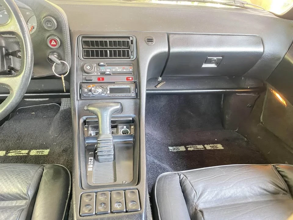 1985 Porsche 928 - Image 10 of 13