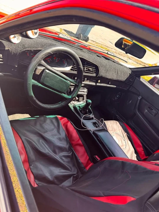 1985 Porsche 944 - Image 6 of 10
