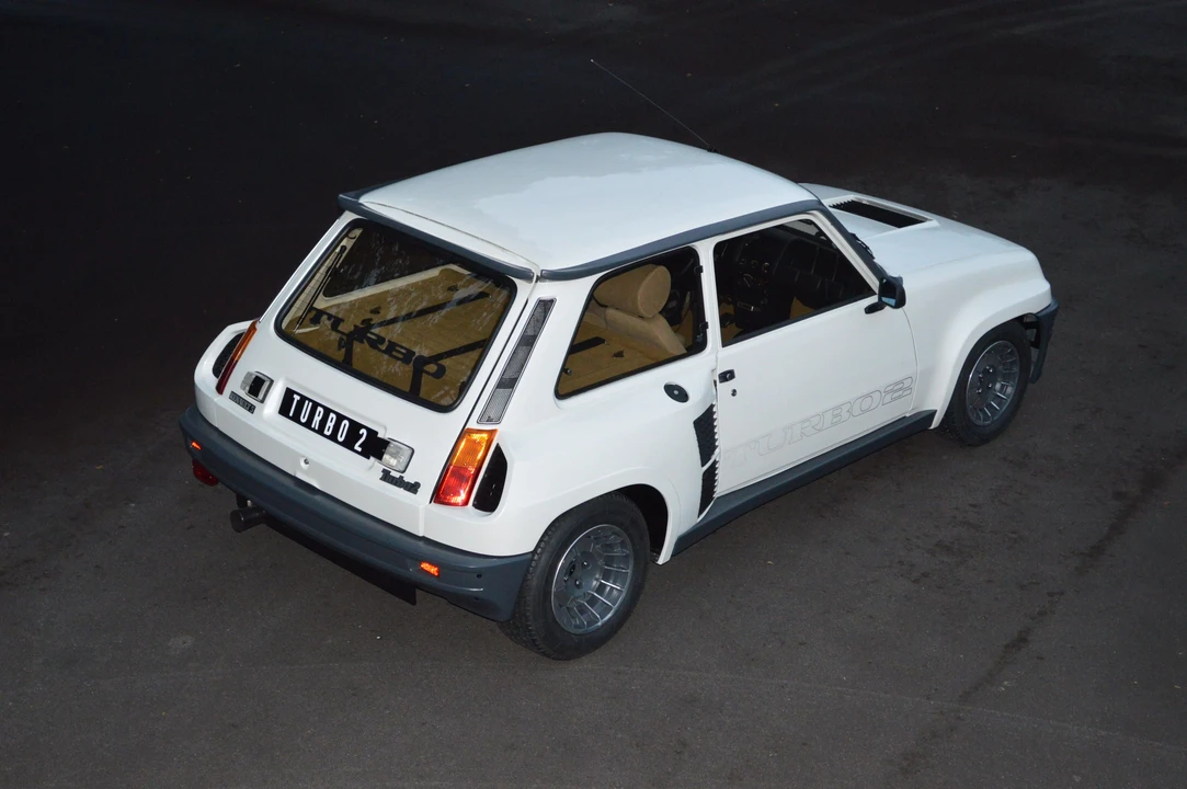 1985 Renault 5 Turbo 2 - Image 2 of 16