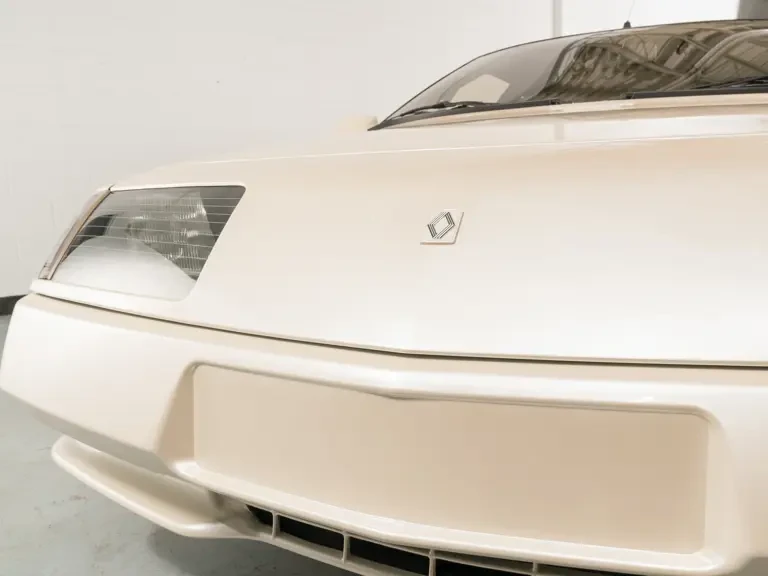 1985 Renault - Image 7 of 24