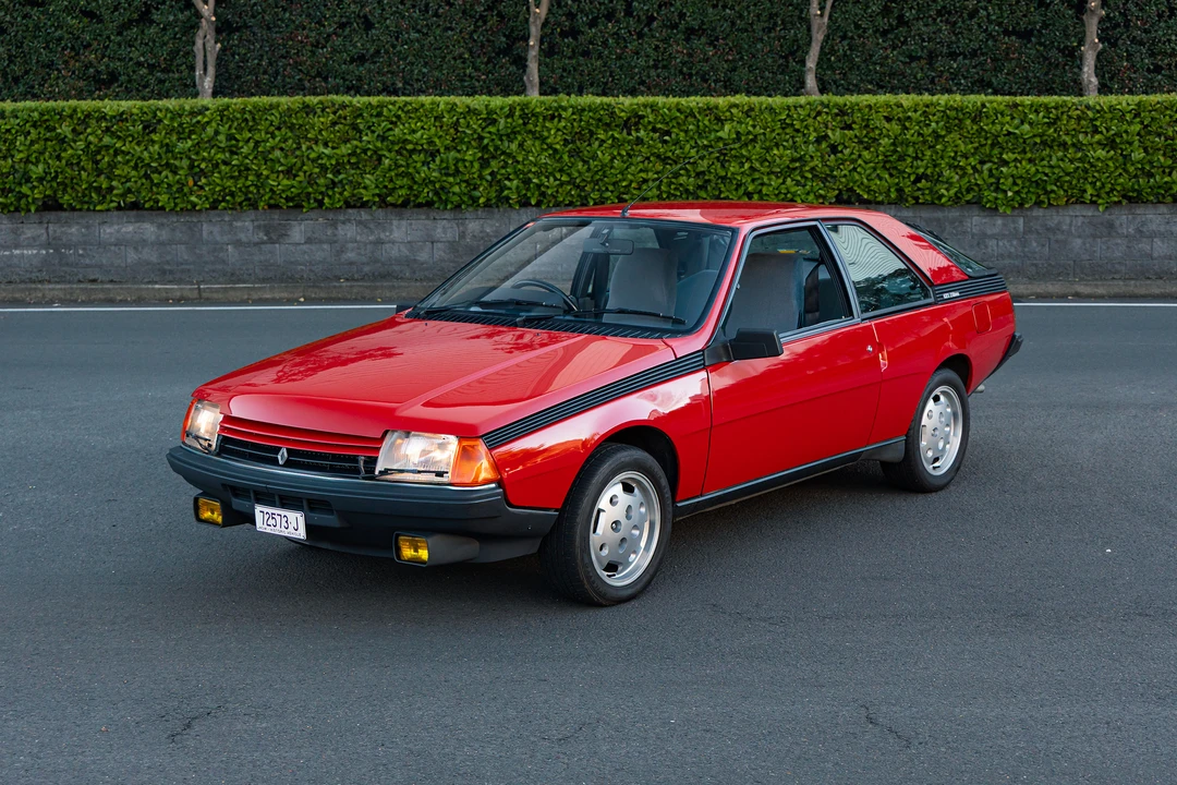 1985 Renault - Image 9 of 31