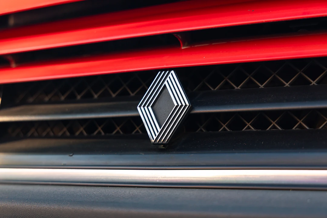 1985 Renault - Image 27 of 31