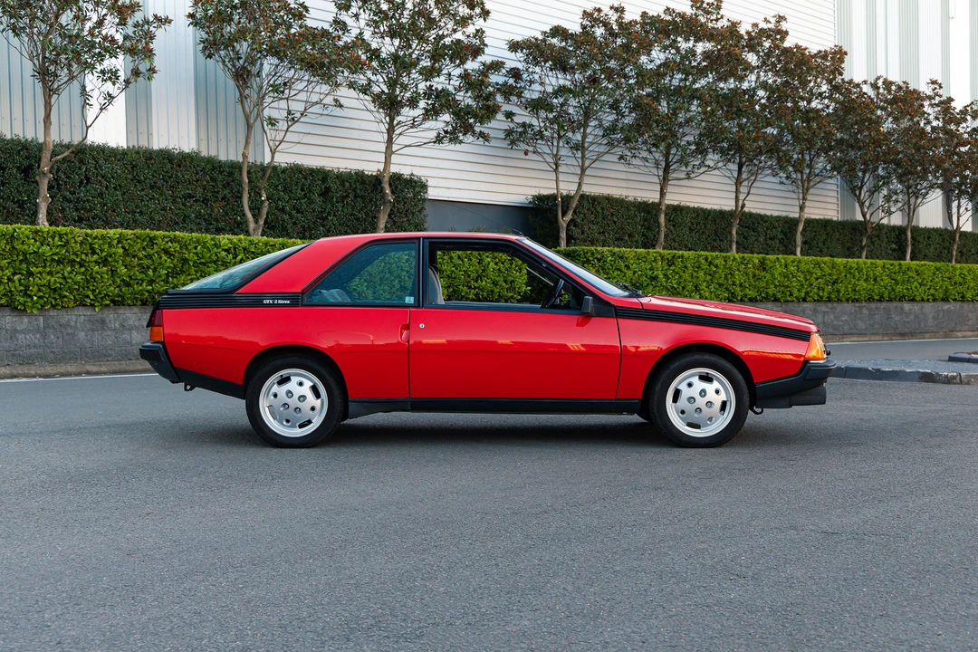 1985 Renault - Image 4 of 31