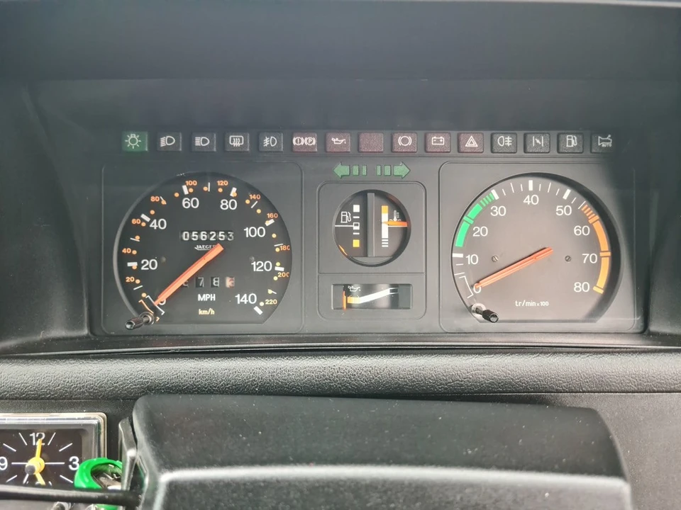 1985 Renault - Image 28 of 30