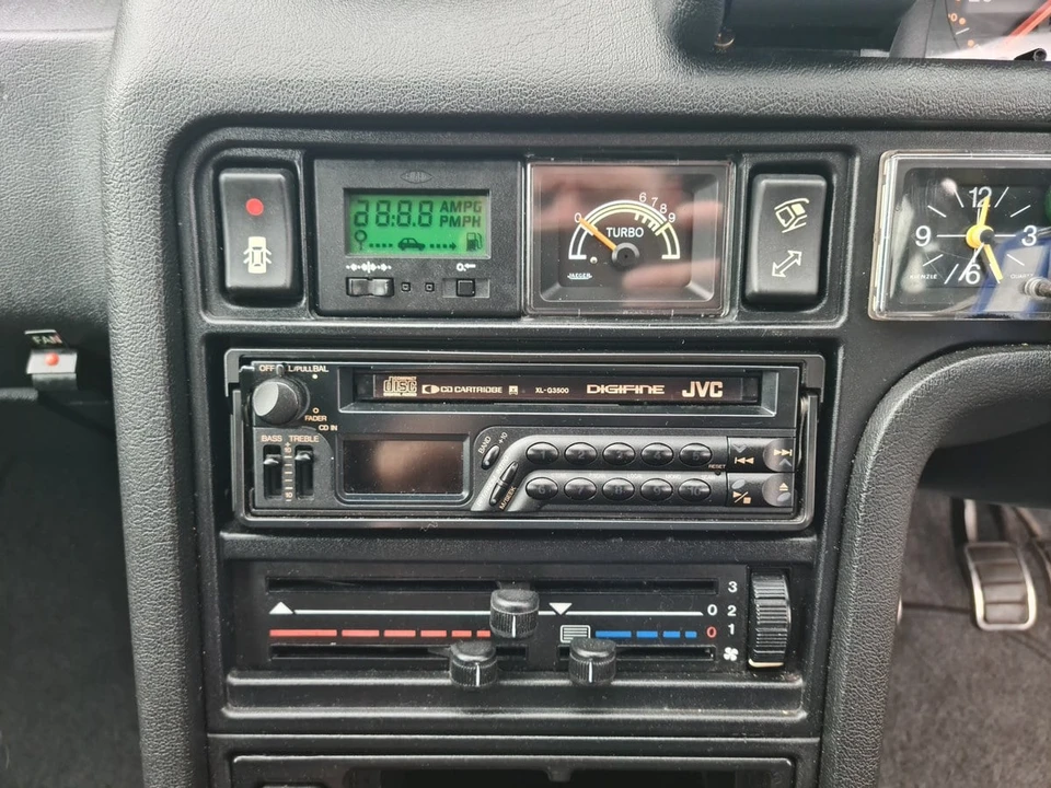 1985 Renault - Image 30 of 30