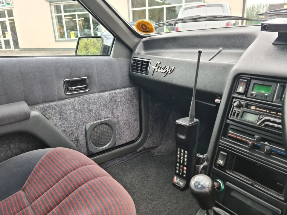 1985 Renault - Image 24 of 30