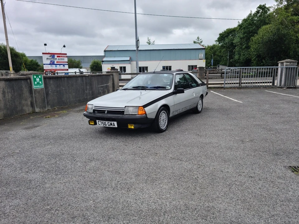 1985 Renault - Image 5 of 30