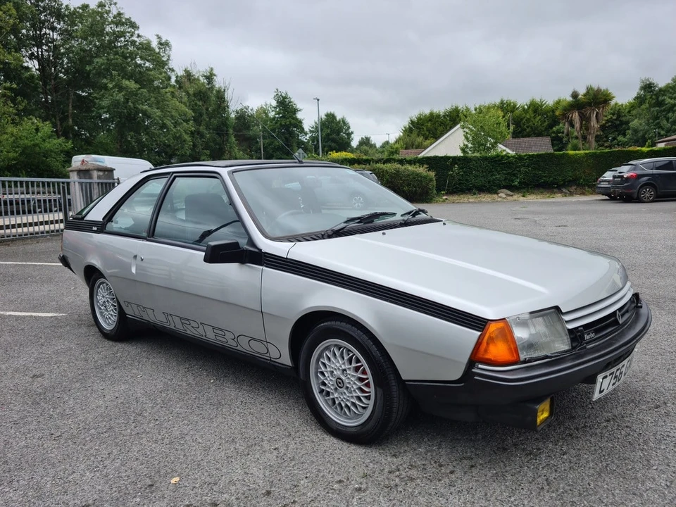 1985 Renault - Image 2 of 30
