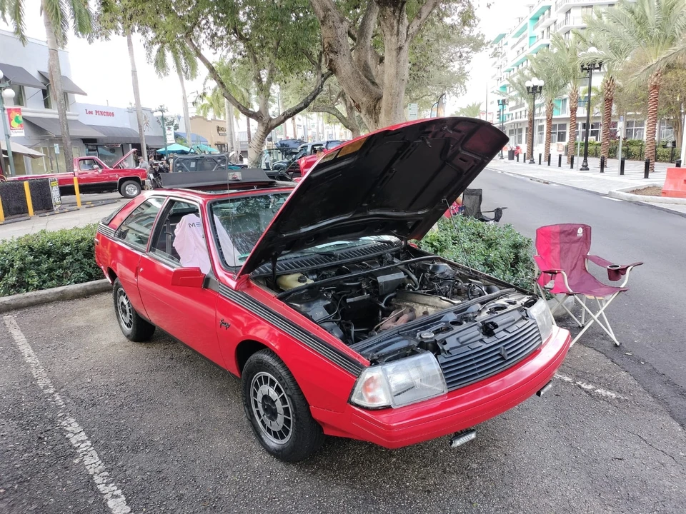 1985 Renault - Image 2 of 18