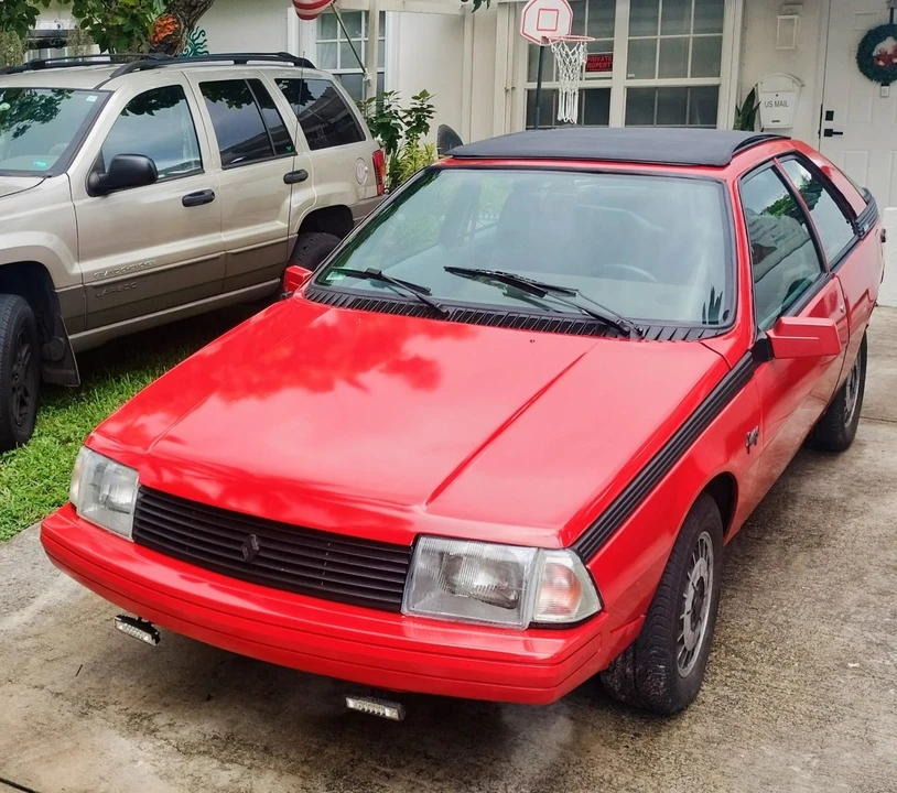 1985 Renault - Image 10 of 18