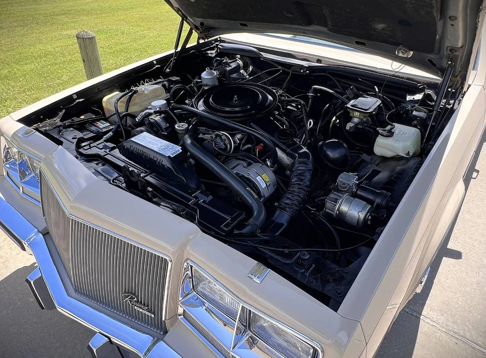 1985 Buick Riviera 4th-7th Gen - Image 6 of 17