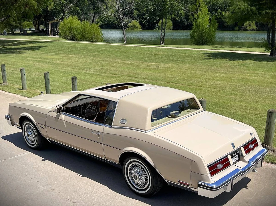 1985 Buick Riviera 4th-7th Gen - Image 2 of 17