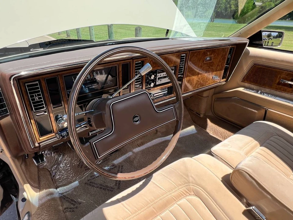 1985 Buick Riviera 4th-7th Gen - Image 4 of 17